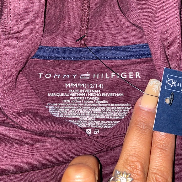 NWT Boys Tommy Hilfiger Hooded Long-Sleeve - Picture 3 of 3